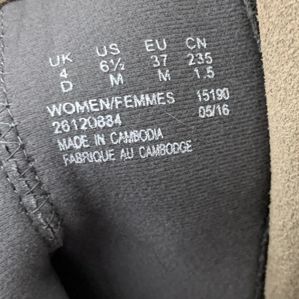 Clarks ankle bootie